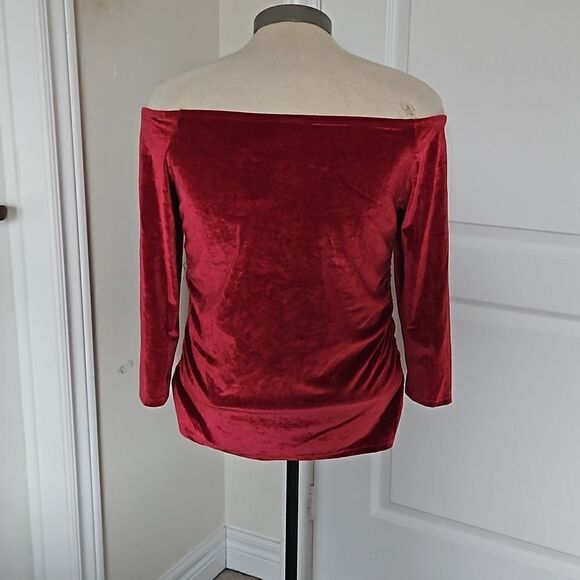 Torrid Velvet Off The Shoulder Shirred Front Top 1X 14-16 Ruby Red - Picture 4 of 16